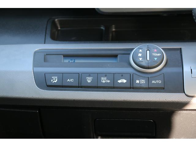 フリードハイブリッド ジャストセレクション　禁煙車　アルパイン製フリップダウンモニター　純正ＳＤナビ地デジＢカメラ　スマートキー　純正エアロ　ＡＣ１００Ｖ電源（39枚目）