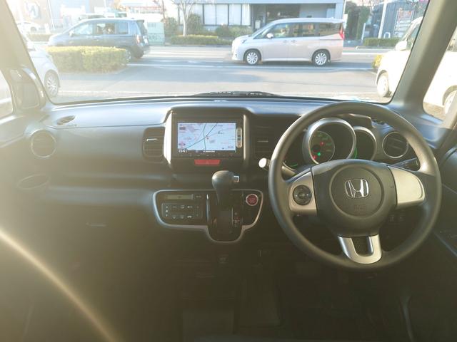 Ｎ－ＢＯＸ Ｇ　スマキ－　ＡＵＴＯエアコン　イモビライザー　フロントベンチシート　ＷエアＢ　エアＢ　キーフリーシステム　衝突安全ボディ　ＰＷ　横滑防止　ＡＢＳ　パワーステアリング　アイドリングストップ車（10枚目）