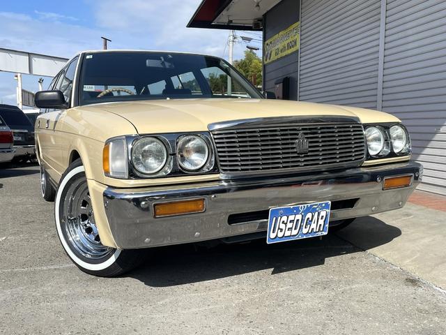 クラウンバン ＳＤＸ　ベンコラＡＴ　ローダウン　丸目ライト　グラントウッドステアリング　色替えクリーム全塗装　新品デイトナクローム　新品リボンタイヤ　ナビＴＶ　バックモニター　記録簿有り　保証付（8枚目）