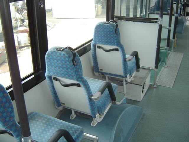 日産ディーゼル 大型送迎バス　８１人乗り（12枚目）