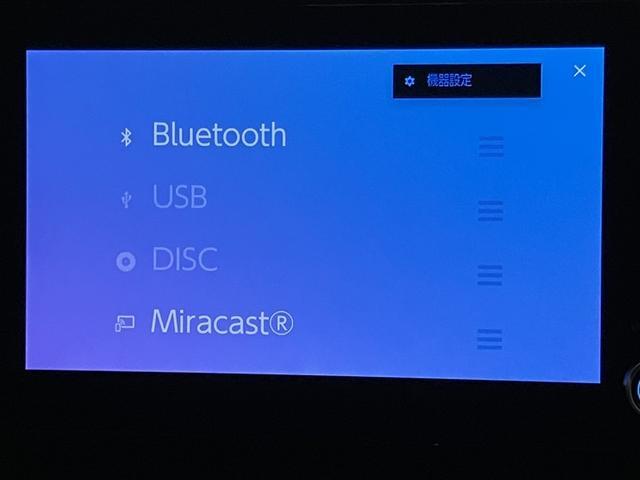 ヴォクシー Ｓ－Ｚ　ＤＶＤ再生機能　スマートキープッシュスタート　両側電動パワースライドドア　パワーウインドウ　１オナ　ＴＶ　ＥＴＣ車載器　ＬＥＤライト　アルミホイール　盗難防止装置　記録簿　横滑り防止機能　キーフリー（4枚目）