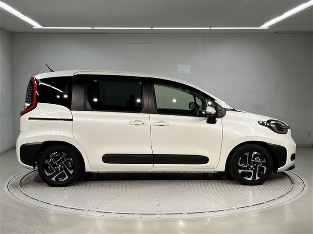 シエンタ ハイブリッドＺ　７人乗り　２３０００キロ　全周囲カメラ　１５００Ｗ給電　　ナビ＆フルセグＴＶ　Ｂｌｕｅｔｏｏｔｈ　ドラレコ　アルミホイール　両側電動スライドドア　ＬＥＤヘッドライト　ブラインドスポットモニター（3枚目）