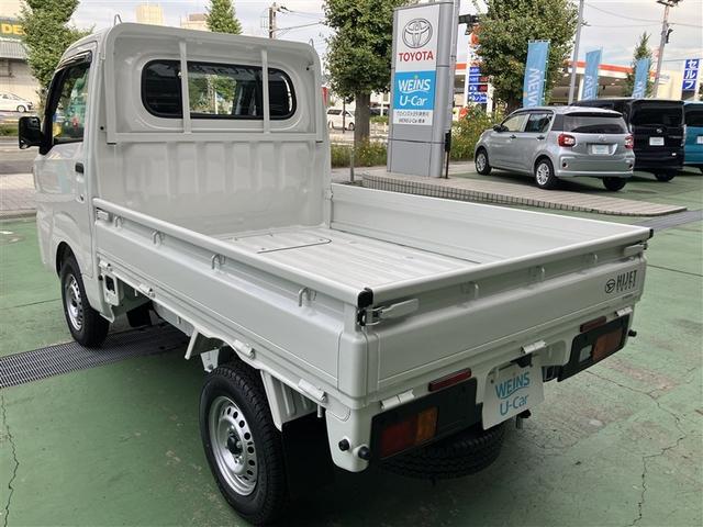ハイゼットトラック スタンダード　２人乗り　走行４キロ　未使用車　エアコン　パワステ　衝突軽減ブレーキ　踏み間違い防止措置（3枚目）