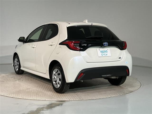 ヤリス ハイブリッドＧ　ＬＥＤライト　サイドエアバッグ　スマートキ　ナビ　Ｂモニター　ＥＴＣ車載器　横滑り防止装置　クルコン　セキュリティアラーム　メディアプレイヤー接続　パワステ　点検記録簿　メモリーナビゲーション　ＡＢＳ（4枚目）