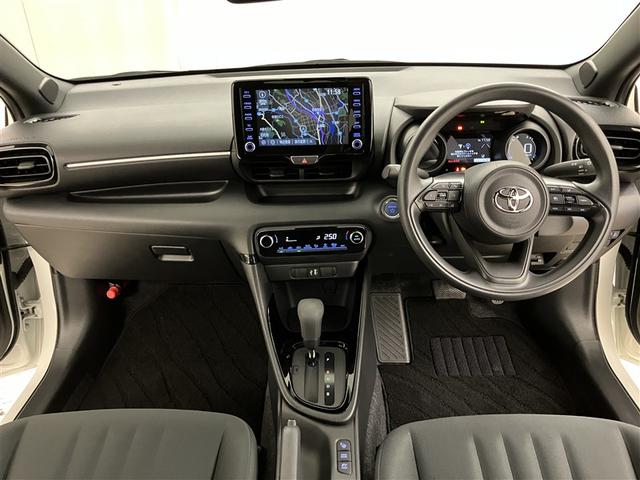 ヤリス ハイブリッドＧ　ＬＥＤライト　サイドエアバッグ　スマートキ　ナビ　Ｂモニター　ＥＴＣ車載器　横滑り防止装置　クルコン　セキュリティアラーム　メディアプレイヤー接続　パワステ　点検記録簿　メモリーナビゲーション　ＡＢＳ（5枚目）