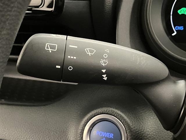 ヤリス ハイブリッドＧ　ＬＥＤライト　サイドエアバッグ　スマートキ　ナビ　Ｂモニター　ＥＴＣ車載器　横滑り防止装置　クルコン　セキュリティアラーム　メディアプレイヤー接続　パワステ　点検記録簿　メモリーナビゲーション　ＡＢＳ（16枚目）