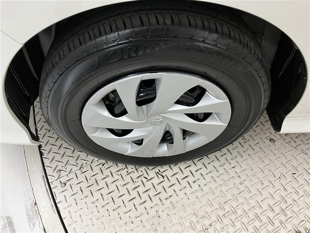 ヤリス ハイブリッドＧ　ＬＥＤライト　サイドエアバッグ　スマートキ　ナビ　Ｂモニター　ＥＴＣ車載器　横滑り防止装置　クルコン　セキュリティアラーム　メディアプレイヤー接続　パワステ　点検記録簿　メモリーナビゲーション　ＡＢＳ（39枚目）