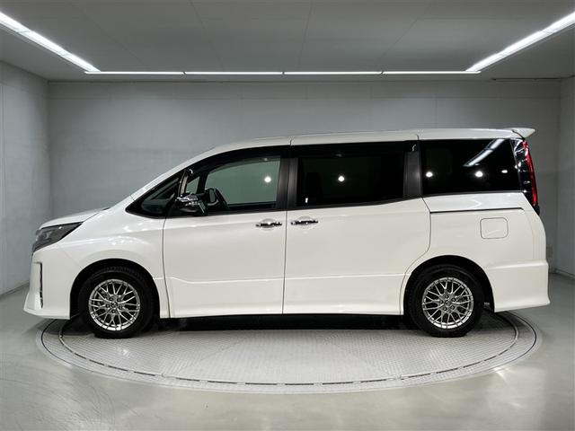 ノア ハイブリッドＳｉ　ダブルバイビーＩＩＩ　７人乗り　３２０００キロ　ナビ＆フルセグＴＶ　Ｂｌｕｅｔｏｏｔｈ　　ＤＶＤ再生可　ドラレコ　アルミホイール　ＬＥＤヘッドライト　ドラレコ　スマートキー　ワンオーナー　定期点検記録簿　衝突軽減ブレーキ（2枚目）