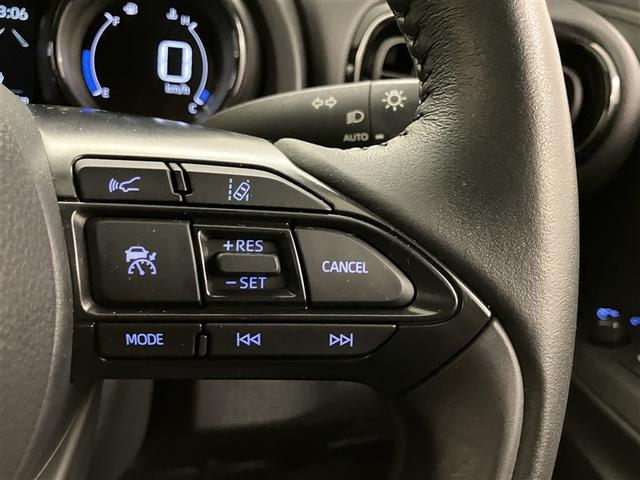 ヤリス ハイブリッドＺ　ＰＣＳ　Ｂカメラ　ドラレコ付　ナビ付　ＬＥＤランプ　スマキー　メディアプレイヤー接続　ＶＳＣ　パワステ　１オナ車　クルコン　カーテンエアバック　キーフリー　ＡＢＳ　イモビ　エアコン　メモリナビ（15枚目）