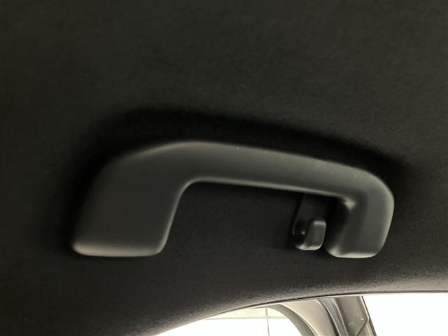 ヤリス ハイブリッドＺ　ＰＣＳ　Ｂカメラ　ドラレコ付　ナビ付　ＬＥＤランプ　スマキー　メディアプレイヤー接続　ＶＳＣ　パワステ　１オナ車　クルコン　カーテンエアバック　キーフリー　ＡＢＳ　イモビ　エアコン　メモリナビ（32枚目）