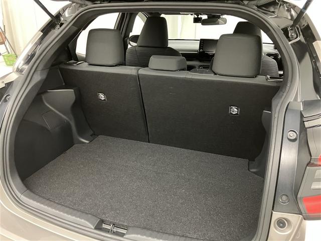 ヤリス ハイブリッドＺ　ＰＣＳ　Ｂカメラ　ドラレコ付　ナビ付　ＬＥＤランプ　スマキー　メディアプレイヤー接続　ＶＳＣ　パワステ　１オナ車　クルコン　カーテンエアバック　キーフリー　ＡＢＳ　イモビ　エアコン　メモリナビ（36枚目）