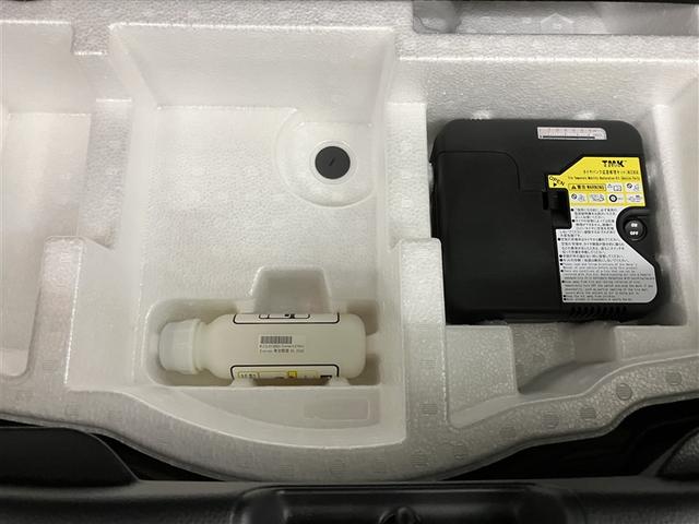 ヤリス ハイブリッドＺ　ＰＣＳ　Ｂカメラ　ドラレコ付　ナビ付　ＬＥＤランプ　スマキー　メディアプレイヤー接続　ＶＳＣ　パワステ　１オナ車　クルコン　カーテンエアバック　キーフリー　ＡＢＳ　イモビ　エアコン　メモリナビ（37枚目）