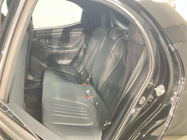 ヤリス Ｘ　ＰＣＳ　横滑り防止装置付き　記録簿有　ワイヤレスキー　バックガイドモニター　盗難防止　サイドエアバック　エアコン　Ｗエアバッグ　パワーウインドウ　ＥＴＣ付き　パワステ　運転席エアバッグ　ナビ　ＡＢＳ（14枚目）