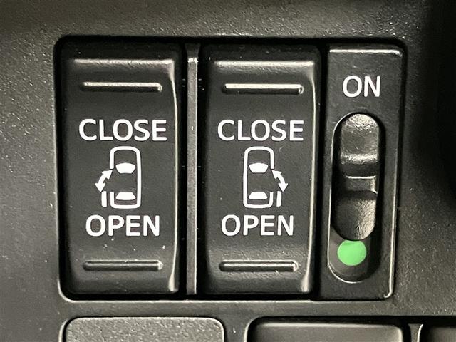 ルーミー カスタムG 5人乗り 33000キロ ナビ&フルセグTV Bluetooth DVD再生可 スマートキー 両側電動スライドドア アルミホイール 定期点検記録簿 ワンオーナー クルーズコントロール 衝突軽減ブレ(9枚目)