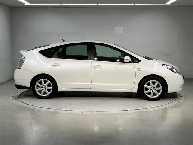 プリウス Gツーリングセレクション 5人乗り 51000キロ ナビ&バックカメラ CDプレーヤー ETC スマートキー ドラレコ クルーズコントロール 盗難防止装置 エアバッグ ABS 横滑り防止装置(3枚目)