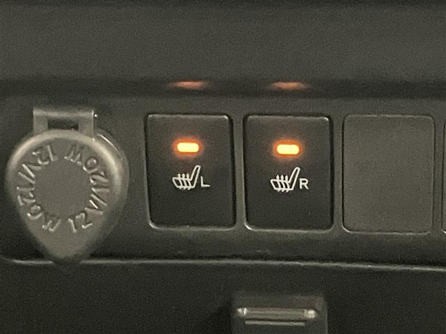 ルーミー カスタムＧ　５人乗り　２４０００キロ　全周囲カメラ　ナビ＆フルセグＴＶ　Ｂｌｕｅｔｏｏｔｈ　　ＤＶＤ再生可　ドラレコ　スマートキー　ＬＥＤヘッドライト　シートヒーター　アルミホイール　車線逸脱警報　衝突軽減（19枚目）