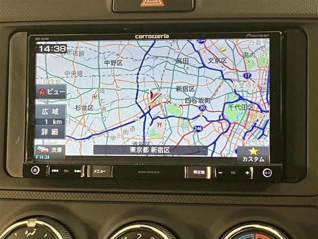 カローラフィールダー ＥＸ　ＤＶＤ　１セグ　スマートキー＆プッシュスタート　ＰＷ　メディアプレイヤー接続　メモリナビ　キーレス　エアバッグ　マニュアルエアコン　横滑り防止装置　ナビ＆ＴＶ　イモビライザー　アイドリングストップ（6枚目）