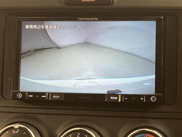 カローラフィールダー ＥＸ　ＤＶＤ　１セグ　スマートキー＆プッシュスタート　ＰＷ　メディアプレイヤー接続　メモリナビ　キーレス　エアバッグ　マニュアルエアコン　横滑り防止装置　ナビ＆ＴＶ　イモビライザー　アイドリングストップ（7枚目）