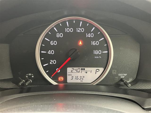 カローラフィールダー ＥＸ　ＤＶＤ　１セグ　スマートキー＆プッシュスタート　ＰＷ　メディアプレイヤー接続　メモリナビ　キーレス　エアバッグ　マニュアルエアコン　横滑り防止装置　ナビ＆ＴＶ　イモビライザー　アイドリングストップ（11枚目）