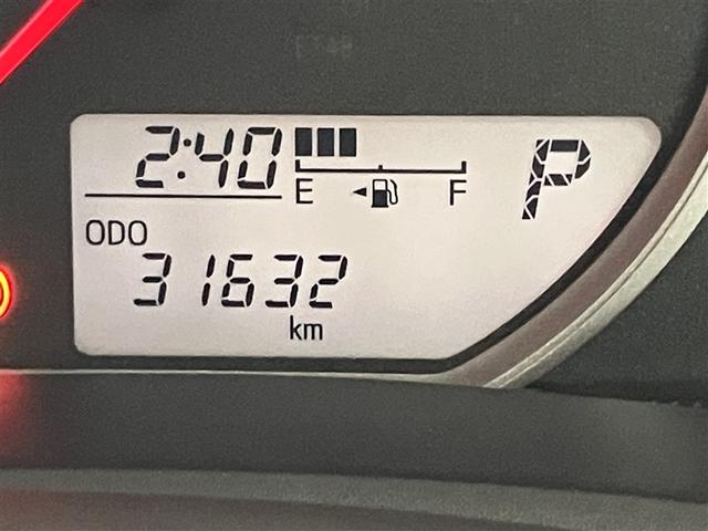 カローラフィールダー ＥＸ　ＤＶＤ　１セグ　スマートキー＆プッシュスタート　ＰＷ　メディアプレイヤー接続　メモリナビ　キーレス　エアバッグ　マニュアルエアコン　横滑り防止装置　ナビ＆ＴＶ　イモビライザー　アイドリングストップ（12枚目）