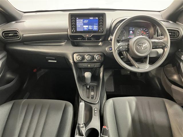 ヤリス Ｘ　ＰＣＳ　スマートキーシステム　横滑り防止装置付き　ワイヤレスキー　バックガイドモニター　盗難防止　サイドエアバック　エアコン　Ｗエアバッグ　パワーウインドウ　パワステ　運転席エアバッグ　１オーナー（5枚目）