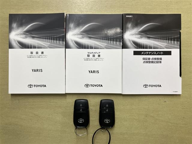 ヤリス Ｘ　ＰＣＳ　スマートキーシステム　横滑り防止装置付き　ワイヤレスキー　バックガイドモニター　盗難防止　サイドエアバック　エアコン　Ｗエアバッグ　パワーウインドウ　パワステ　運転席エアバッグ　１オーナー（19枚目）