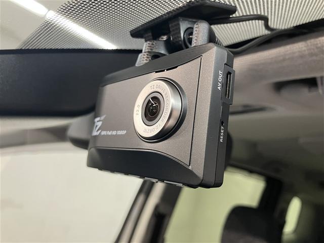 シエンタ ハイブリッドZ 7人乗り 27000キロ ディスプレイオーディオ&フルセグTV Bluetooth DVD再生可 ドラレコ ETC 両側電動スライドドア LEDヘッドライト ブラインドスポットモニター(12枚目)