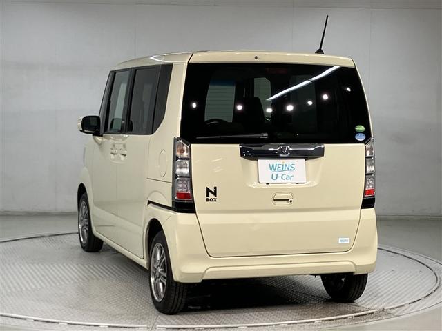 N-BOX G・Lパッケージ リヤシートスライド I-STOP ベンチ席 AW カラーバックモニター 全席PW イモビライザー ナビテレビ 1セグ AAC 横滑り防止 スマートキー DVD再生 メモリーナビ ABS ETC(4枚目)