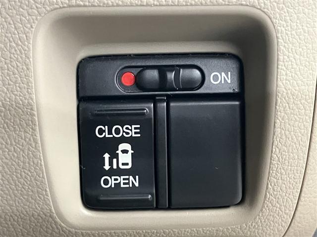 N-BOX G・Lパッケージ リヤシートスライド I-STOP ベンチ席 AW カラーバックモニター 全席PW イモビライザー ナビテレビ 1セグ AAC 横滑り防止 スマートキー DVD再生 メモリーナビ ABS ETC(10枚目)