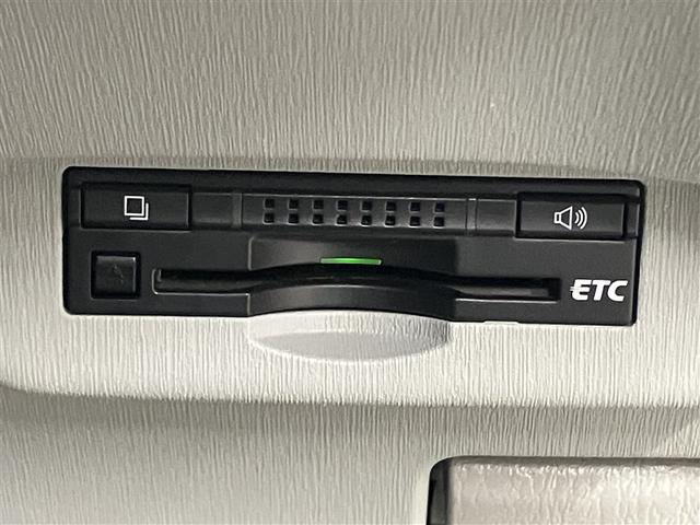 プリウスＰＨＶ Ｓ　５人乗り　８１０００キロ　ナビ＆フルセグＴＶ　Ｂｌｕｅｔｏｏｔｈ　ＥＴＣ　スマートキー　ドラレコ　ＤＶＤ再生可　ディスチャージライト　アルミホイール　盗難防止装置　エアバッグ　ＡＢＳ　　家庭電源充電（8枚目）