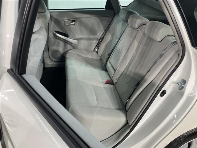 プリウスＰＨＶ Ｓ　５人乗り　８１０００キロ　ナビ＆フルセグＴＶ　Ｂｌｕｅｔｏｏｔｈ　ＥＴＣ　スマートキー　ドラレコ　ＤＶＤ再生可　ディスチャージライト　アルミホイール　盗難防止装置　エアバッグ　ＡＢＳ　　家庭電源充電（16枚目）