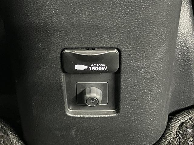 アクア Ｇ　５人乗り　２６０００キロ　全周囲カメラ　１５００Ｗ給電　ナビ＆フルセグＴＶ　Ｂｌｕｅｔｏｏｔｈ　　ＬＥＤヘッドライト　アルミホイール　スマートキー　ワンオーナー　衝突軽減ブレーキ　踏み間違い防止措置（10枚目）