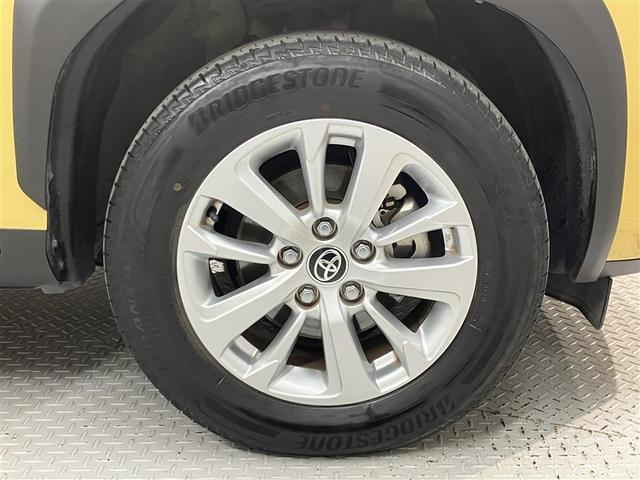 ヤリスクロス Ｇ　５人乗り　３５０００キロ　ナビ＆ＤＶＤ再生可　Ｂｌｕｅｔｏｏｔｈ　　ＬＥＤヘッドライト　スマートキー　ＥＴＣ　　アルミホイール　ワンオーナー　定期点検記録簿　盗難防止装置　ブラインドスポットモニター（17枚目）