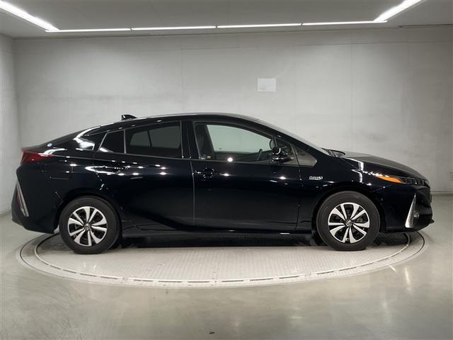 プリウスＰＨＶ Ｓナビパッケージ・セーフティプラス　４人乗り　３４０００キロ　１５００Ｗ給電　充電ケーブル　ナビ＆フルセグＴＶ　Ｂｌｕｅｔｏｏｔｈ　　ＬＥＤヘッドライト　アルミホイール　スマートキー　ＥＴＣ　　ドラレコ　ワンオーナー　定期点検記録簿（3枚目）