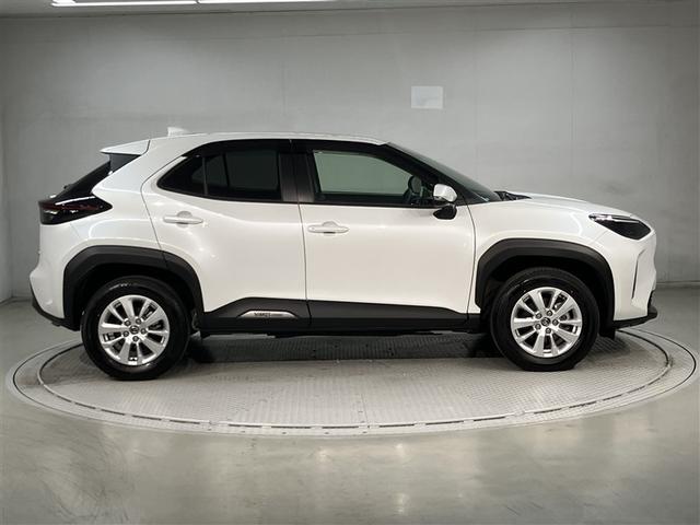 ヤリスクロス ハイブリッドＧ　５人乗り　１６０００キロ　ナビ＆フルセグＴＶ　Ｂｌｕｅｔｏｏｔｈ　　スマートキー　ＥＴＣ　　ドラレコ　ＬＥＤヘッドライト　アルミホイール　ブラインドスポットモニター　衝突軽減ブレーキ　踏み間違い防止（3枚目）