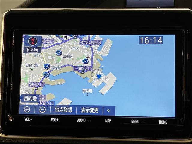 エスクァイア ハイブリッドＧｉ　地デジフルセグ　Ｂカメ　ＬＥＤヘッドライト　クルコン　スマートエントリー　ＤＶＤ再生可能　オ－トエアコン　ＥＴＣ　ドライブレコーダー　エアバッグ　ナビ＆ＴＶ　ＡＢＳ　３列シート　横滑り防止　ＡＷ　ＰＳ（7枚目）