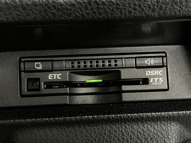 ハイブリッドＺＳ　バックガイドモニター　ワンオーナー車　ＶＳＣ　アルミ　ナビ＆ＴＶ　ＤＶＤ　盗難防止装置　ＥＴＣ　スマートキー　ＡＣ　エアバック　記録簿　パワーウインドウ　ＡＢＳ　メモリーナビ　両席エアバック(11枚目)