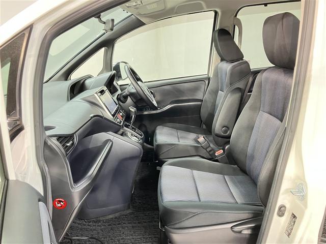 ヴォクシー ZS 煌 地上デジタル 両側パワードア アイドリングストップ車 パワーウィンド 横滑防止 1オーナ DVD可 盗難防止装置 スマートエントリー Bカメラ AUX LEDライト メモリーナビ 3列シート 4WD(13枚目)