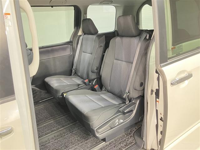 ヴォクシー ZS 煌 地上デジタル 両側パワードア アイドリングストップ車 パワーウィンド 横滑防止 1オーナ DVD可 盗難防止装置 スマートエントリー Bカメラ AUX LEDライト メモリーナビ 3列シート 4WD(14枚目)