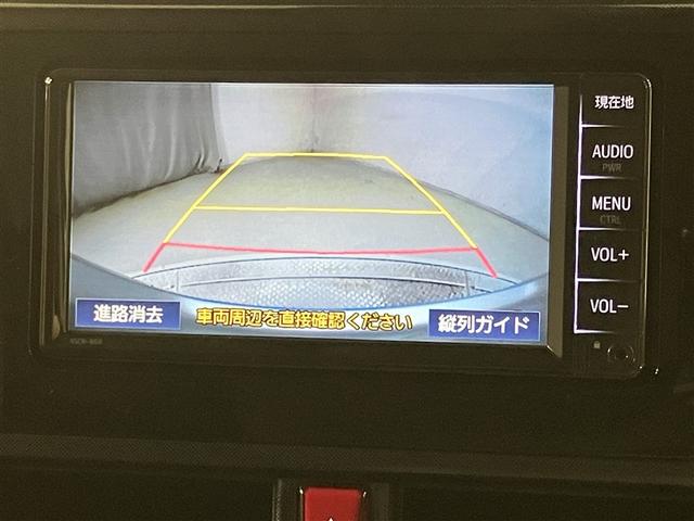 ルーミー Ｇ　追突軽減ブレーキ　パワステ　Ａストップ　オートクルーズコントロール　Ｒカメラ　記録簿付　１セグＴＶ　横滑り防止システム　ウォークスルー　エアバック　セキュリティーアラーム　パワーウィンドウ　ナビ＆ＴＶ（7枚目）