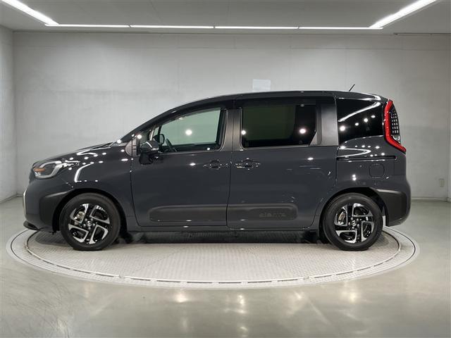 シエンタ ハイブリッドＺ　ＴＳＳ　エアバック　アルミ　キーレスエントリー　ナビＴＶ　イモビライザー　バックモニター　ＬＥＤヘッドライト　ＥＴＣ車載器　横滑り防止　スマートキー　オートエアコン　サイドエアバッグ　ＷＳＲＳ　ＡＢＳ（2枚目）