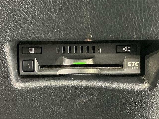 シエンタ ハイブリッドＧ　クエロ　点検記録簿　地デジＴＶ　盗難防止　横滑り防止　ＬＥＤライト　クルコン　ドライブレコーダー　スマートキー　ＥＴＣ　１オーナー　バックモニタ　ＤＶＤ　オ－トエアコン　ＡＵＸ　メモリ－ナビ　エアバッグ（10枚目）