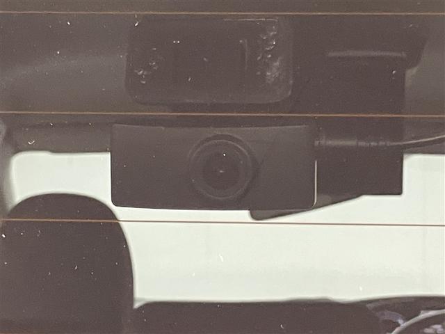 シエンタ ハイブリッドＧ　クエロ　点検記録簿　地デジＴＶ　盗難防止　横滑り防止　ＬＥＤライト　クルコン　ドライブレコーダー　スマートキー　ＥＴＣ　１オーナー　バックモニタ　ＤＶＤ　オ－トエアコン　ＡＵＸ　メモリ－ナビ　エアバッグ（12枚目）