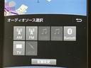 プリウスＰＨＶ Ｓナビパッケージ　Ｂカメラ　ＡＣ１００Ｖ電源　ＬＥＤ　記録簿付　ＴＶナビ　クルコン　横滑り防止　ＥＴＣ　スマートキー　エアコン　盗難防止装置　パワーステアリング　キーフリー　アルミ　ＡＢＳ　サイドエアバッグ　エアバッグ（8枚目）