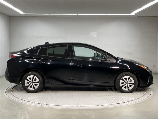 プリウス Ａ　衝突軽減ブレーキシステム　Ｂモニタ　ＬＥＤヘッド　クルーズコントロール　セキュリティー　スマートキー　パワーステアリング　ＥＴＣ　アルミホイル　オートエアコン　ＳＲＳ　ＡＢＳ　パワーウィンドウ　ＶＳＣ（3枚目）