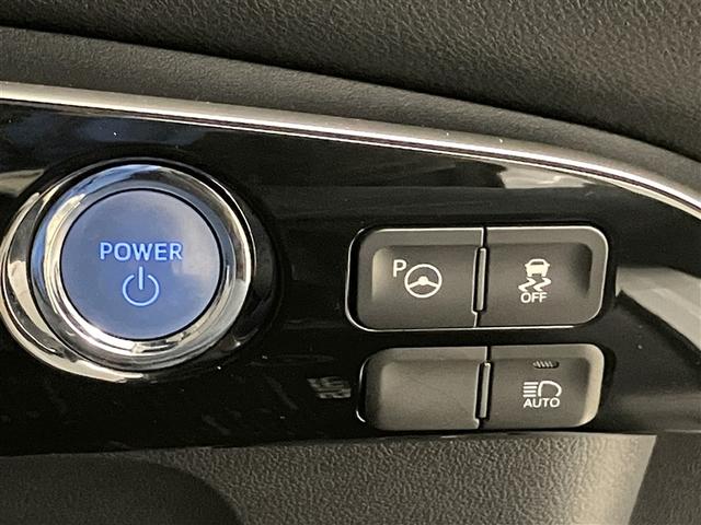 プリウス Ｓセーフティプラス　衝突回避システム　１セグ　Ｂモニター　ＬＥＤライト　クルコン　ＥＴＣ装備　スマートＫＥＹ　ナビＴＶ　イモビライザー　横滑り防止機能　ＰＷ　カーテンエアバッグ　キーレスエントリー　オ－トエアコン　アルミ（17枚目）