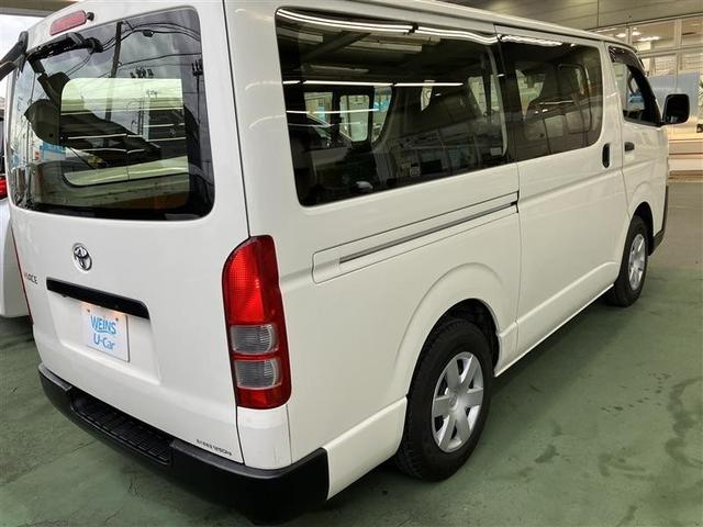 ハイエースバン ロングDX ブレーキサポート リアカメラ PW 運転席エアバッグ ナビテレビ 横滑り防止 イモビ付 パワーステアリング エアコン ミュージックプレイヤー接続可 ABS キーレス ワンセグテレビ AC100V(3枚目)