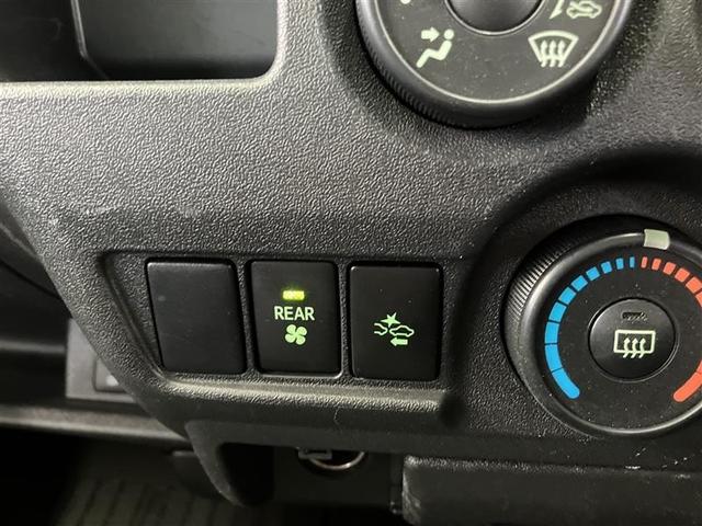 ハイエースバン ロングDX ブレーキサポート リアカメラ PW 運転席エアバッグ ナビテレビ 横滑り防止 イモビ付 パワーステアリング エアコン ミュージックプレイヤー接続可 ABS キーレス ワンセグテレビ AC100V(8枚目)