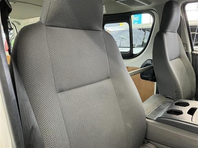 ハイエースバン ロングDX ブレーキサポート リアカメラ PW 運転席エアバッグ ナビテレビ 横滑り防止 イモビ付 パワーステアリング エアコン ミュージックプレイヤー接続可 ABS キーレス ワンセグテレビ AC100V(13枚目)