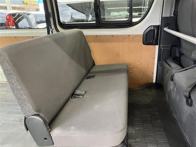 ハイエースバン ロングDX ブレーキサポート リアカメラ PW 運転席エアバッグ ナビテレビ 横滑り防止 イモビ付 パワーステアリング エアコン ミュージックプレイヤー接続可 ABS キーレス ワンセグテレビ AC100V(15枚目)